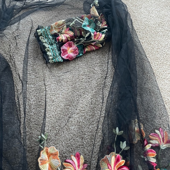 EMBROIDERED COVERUP - Picture 3 of 4